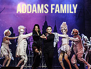 Die Addams Family im Deutschen Theater - das Grusel- Musical vom Broadway als München Premiere noch bis 26.03.2017  (©Foto: Susanne Brill)
